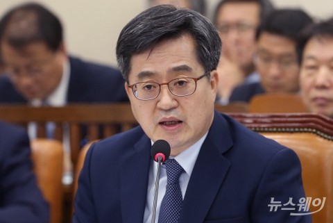 靑, 김동연·장하성 교체 가닥···홍남기 등 검증 착수