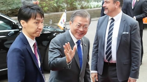 문 대통령 아셈 참석··· “한반도평화구축, 유라시아 공동 번영 이끌 것”