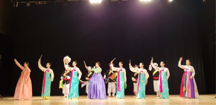 광주광역시와 광주문화재단이 터키에서 열린 ‘카라반 한국문화의 날’ 행사에 참여해 진도아리랑 공연으로 피날레을 장식했다.