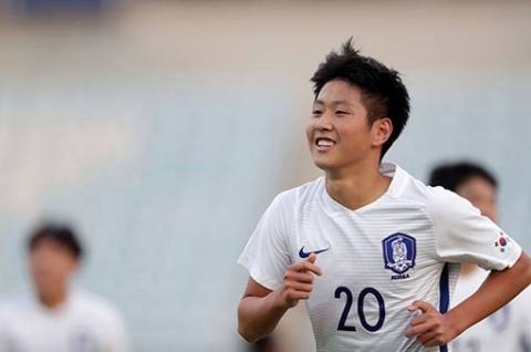 이강인, 발렌시아 1군 데뷔···한국 선수 최연소 기록