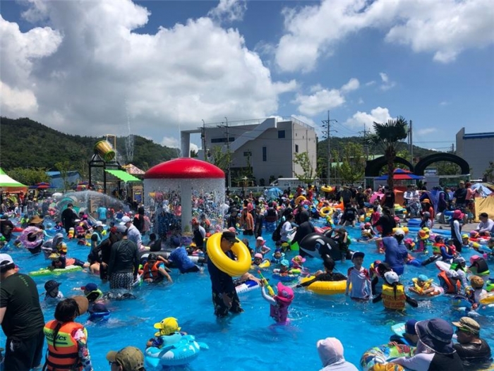 군산야외수영장·야외놀이시설, 성황리에 운영 마쳐 기사의 사진