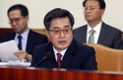 김동연 “韓 경제 어려움 커져···예산안 법정기한 내 통과돼야”