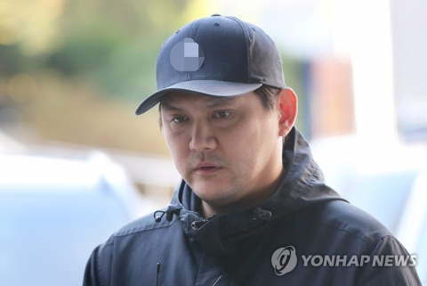 ‘음주운전 사망사고’ 황민, 첫 재판서 “수감 스트레스로 안면 마비”