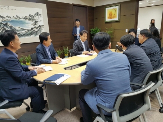 1일 백군기 용인시장이 협동조협협의회 임원들과 간담회를 가졌다.