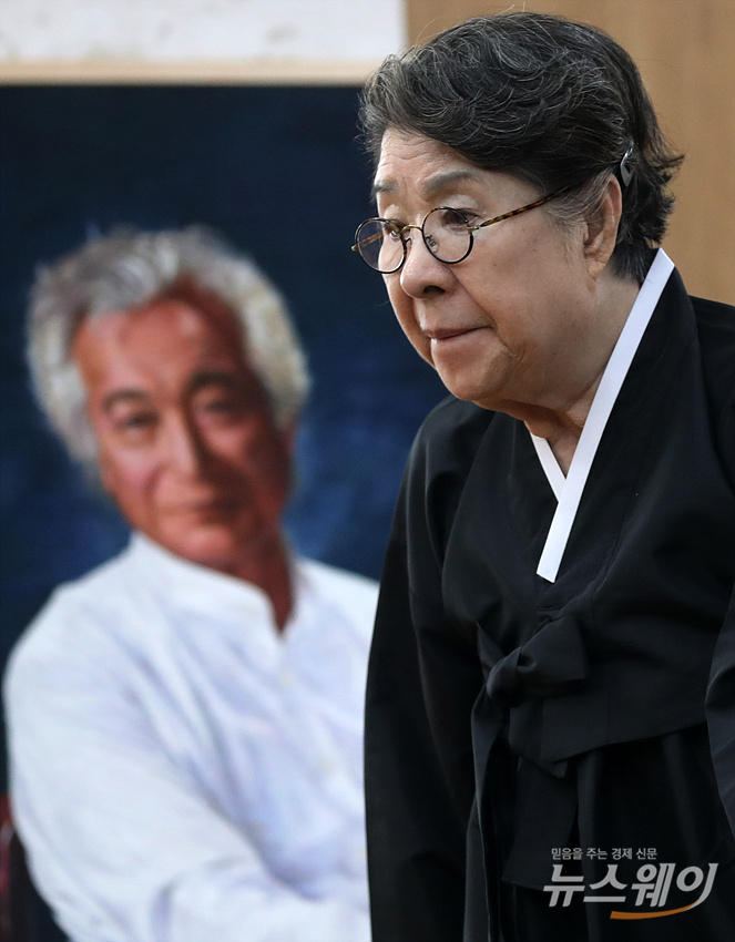 배우 故 신성일 (강신성일) 별세, 서울아산병원 장례식장에 마련된 빈소. 사진=사진공동취재단