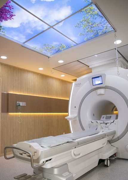 GE사의 최신·최고 사양 MRI, Signa Architect 3.0T(사진제공=대구가톨릭대학교병원)