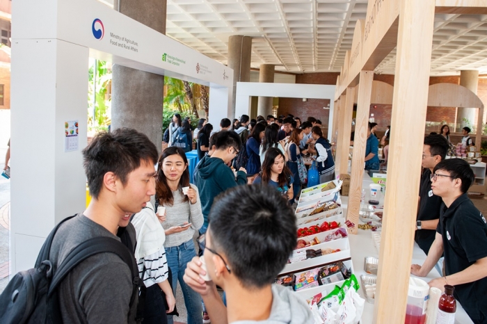 aT, 홍콩이공대학 재학생 대상 ‘한국 농식품 소비자체험 홍보행사’ 개최 기사의 사진