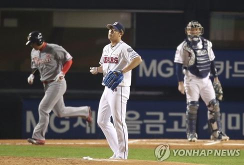 한국시리즈 6차전 두산 선발 이용찬, 조기 강판···제구력 난조로 1실점 사진=연합뉴스 제공