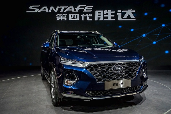 현대차가 16일(현지시각) 2018 이하 광저우 모터쇼에서 세계 최초로 공개한 중국형 신형 싼타페 제4세대 셩다. 사진=현대자동차 제공