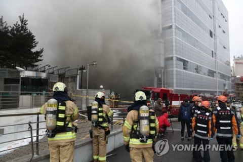 KT 화재로 마포·용산 통신장애 지속 “복구 시간 걸릴듯”