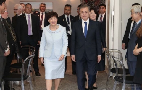 문 대통령, 뉴질랜드 레디 총독 오찬···“서로 통하는 점, 사람이 먼저다”