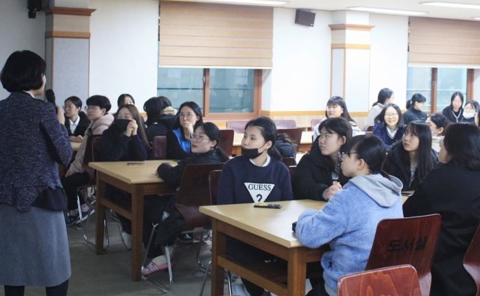 호남대 패션디자인학과, 광주 동아여고 진로·직업체험 진행 기사의 사진