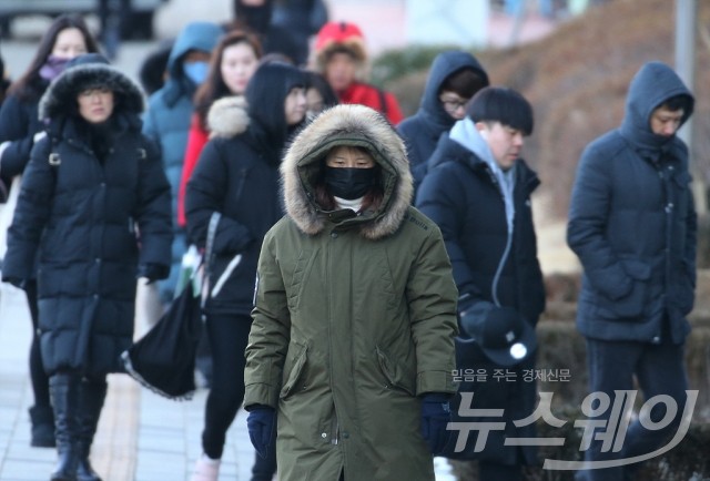 오늘 날씨, 출근길 기온 ‘뚝’ 떨어져···미세먼지 ‘보통’ / 사진=최신혜 기자
