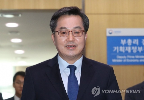 떠나는 김동연 “혁신성장 전도사 보람, 일자리 아쉬워”