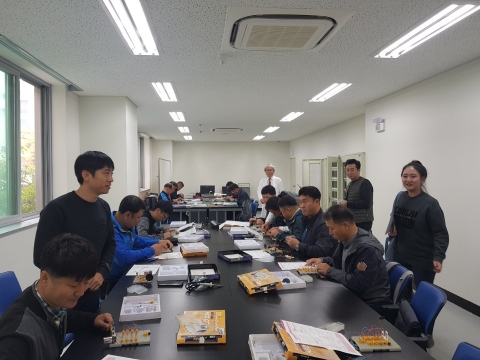 군산 고용위기 종합지원센터, 신산업 맞춤형 직업훈련 실시