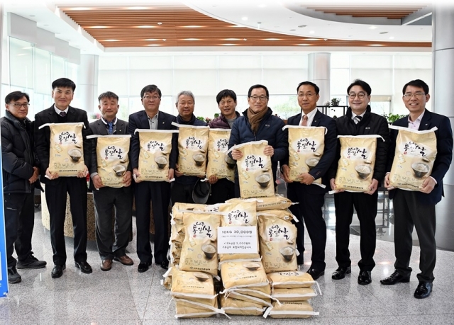 aT, 지역사회 농민단체와 통일쌀 판매 협력