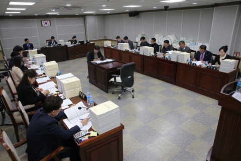 수원시의회, 예결특위 내년도 수원시 예산안 의결