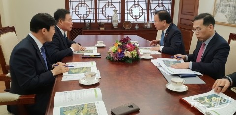 김산 무안군수, 김부겸 장관과 면담...'지역현안사업 적극 건의'