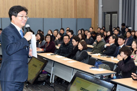 수원시, ‘함께 만드는 미래, 수원형 주민자치회’ 주제 참시민 토론회 열어