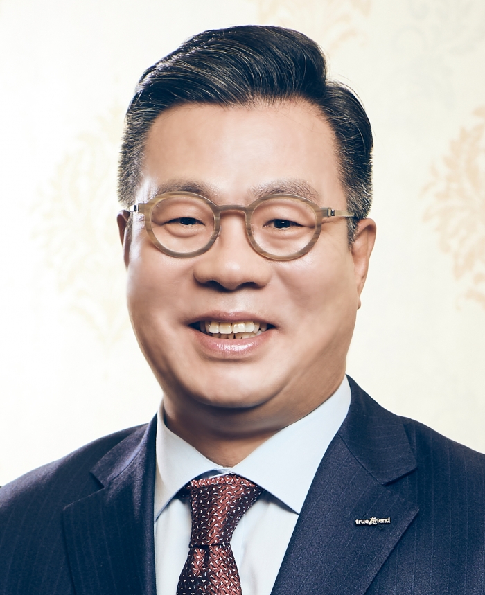 증권사 CEO 연봉 1위 '정일문' 한투 사장 51억···2위 최현만 회장 기사의 사진