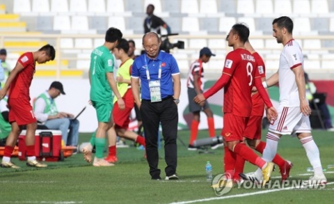 ‘박항서호’ 베트남, 이란에 0-2패배··· 16강 진출 가능성은?