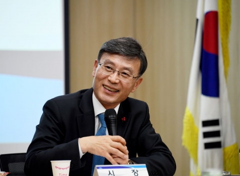 정하영 김포시장 &quot;평화시대 맞아 한반도 중심도시 될 기회 올 것&quot;