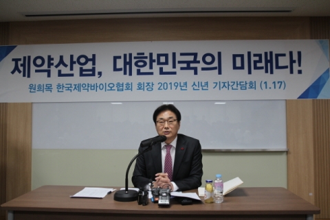 “켜켜이 쌓인 규제 풀어내겠다”