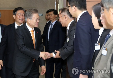 대통령 이어 총리까지 현대차로···정의선의 수소차 ‘날갯짓’