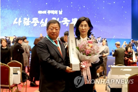 전인장 삼양식품 회장, 징역 3년 법정구속···“사회에 부정적 영향”