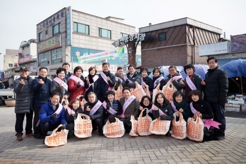 용인시의회, 2019년 설맞이 전통시장 살리기 캠페인 실시
