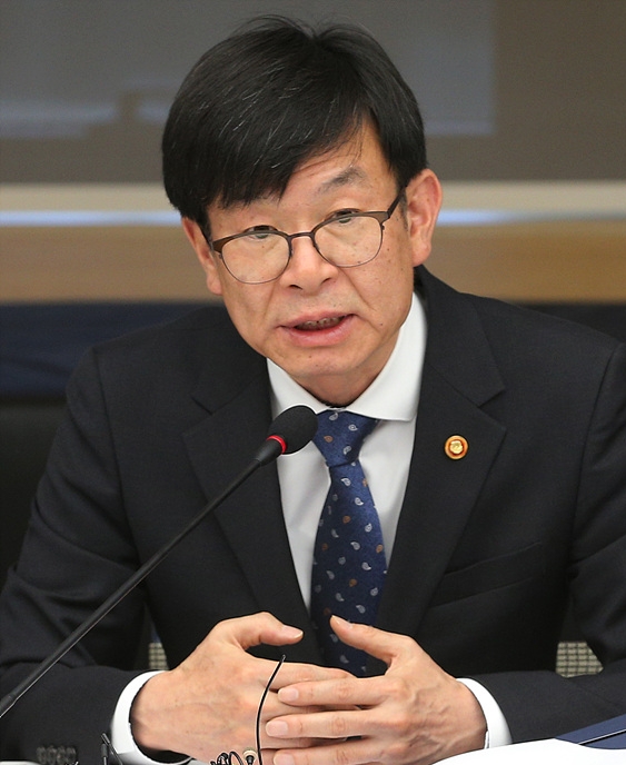 김상조, 충남 석유화학기업에 ‘상생협력·지역공헌’ 당부
