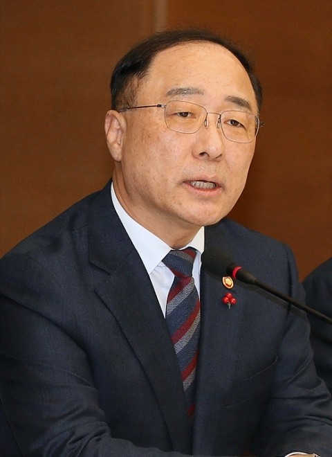 홍남기 “산불지역, 목적예비비 1조8000억원 활용해 지원”