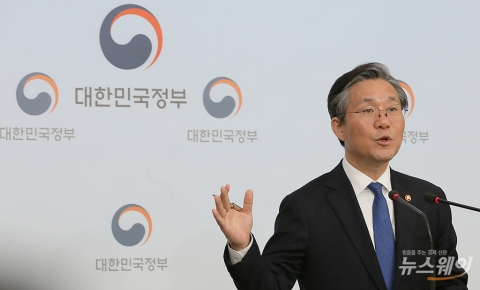 성윤모 “소재·부품·장비 산업 관련 예타 면제절차 곧 마무리”