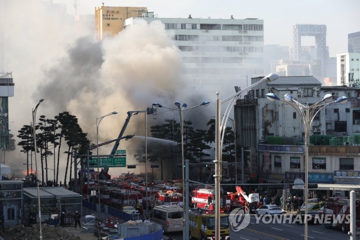 을지로4가 철물점 화재···초진 완료·인명피해 없어. 사진=연합뉴스