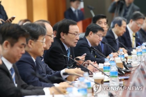 ‘증권거래세 폐지’ 압박에 고심하는 홍남기 부총리