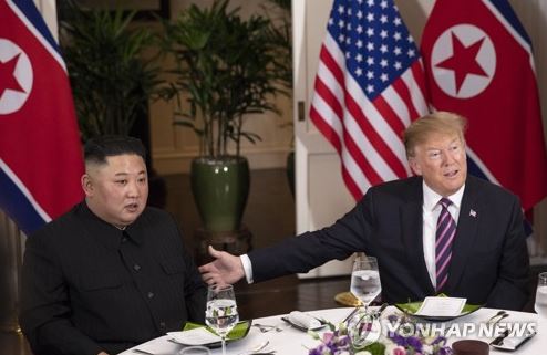 트럼프 “김정은, 핵시설 5곳 중 1~2곳만 폐기하려 했다” 사진=백악관 트위터제공(연합뉴스)