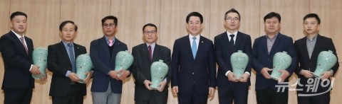 김영록 지사, 제14회 전남수출상 시상