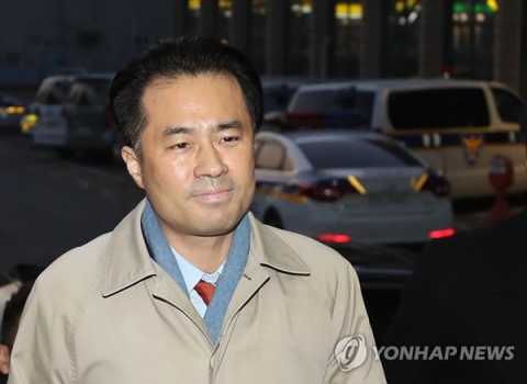 ‘손석희 폭행 고소 주장’ 김웅 프리랜서 기자 경찰 출석