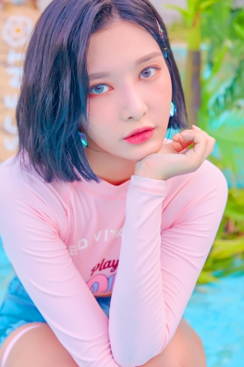 다이나 제니, 무릎 통증에 컴백 활동 일시 중단