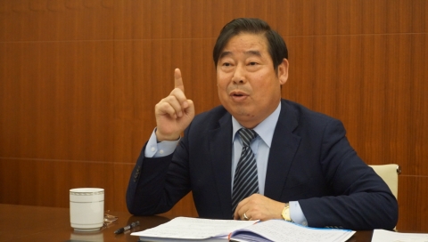 허위에룬 크리스탈신소재 대표 “中기업 편견 아쉬워···소통 노력할 것”