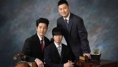 에픽하이 “새 프로필 사진, 동네 사진관서 찍어···웃기려는 의도 없었다”
