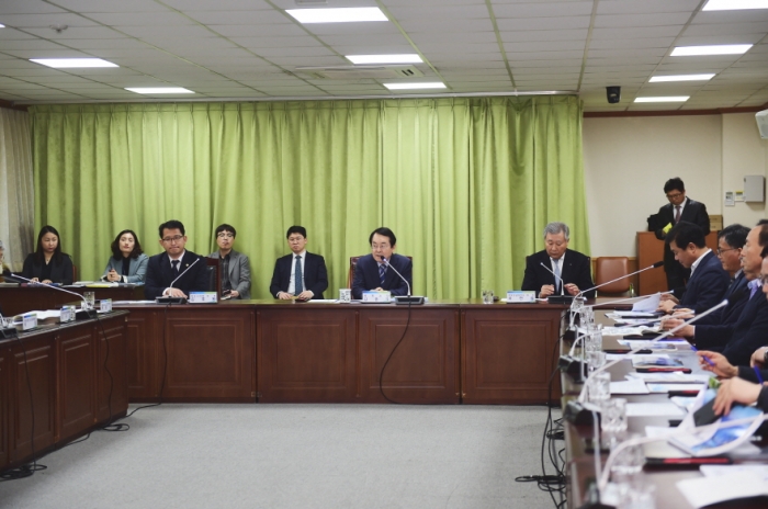 목포시가 21일 ‘서남권 종합발전 기본구상 수립 용역’ 중간 보고회를 개최하고 있다.