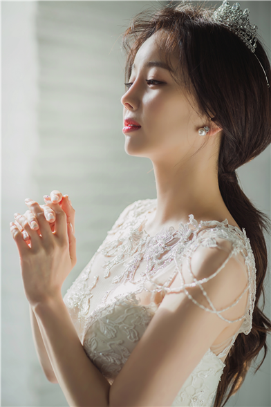 페르테레이, 배우 한소영 '開花-꽃을 피우다' 웨딩화보 선보여