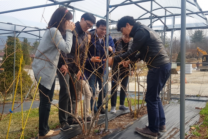 무주군, 농촌진흥공무원 특화품목 전문가 육성 기사의 사진