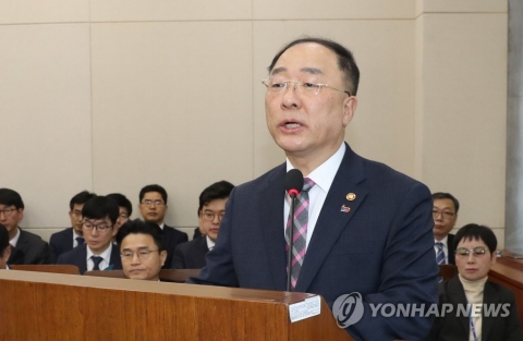 홍남기 “GDP 예상 하회···어려운 상황이지만 개선될 것”(종합)