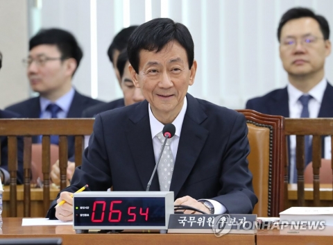 무난했던 진영 청문회···부동산 투기 의혹엔 “송구하다”