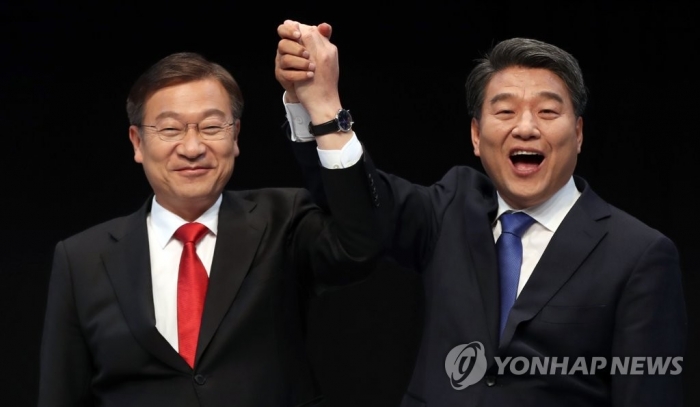 정점식 자유한국당 후보(왼쪽)와 양문석 더불어민주당 후보(오른쪽). 사진=연합뉴스 제공