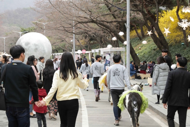 한국마사회,  ‘포니에게 말(馬)해봐’ 포니랜드 벚꽃 이벤트
