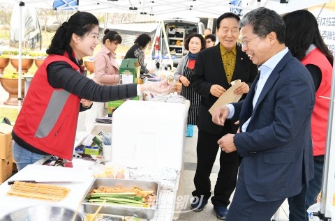 광주광역시 서구청, 새봄맞이 자활 장터 성황리 운영
