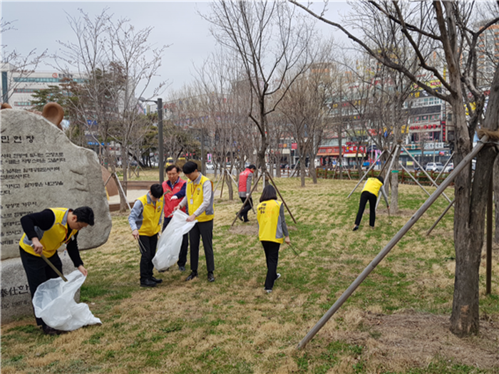 마사회 안산지사 청년인턴, 클린캠페인 봉사활동 실시 모습